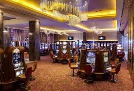 Bangladesh adults reading baccarat guidance on 5z77 with clear navigation